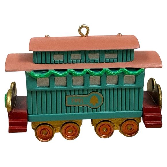 1991 Hallmark Miniature Train Set Claus & Co. Keepsake Ornaments w/ Display - Picture 9 of 11